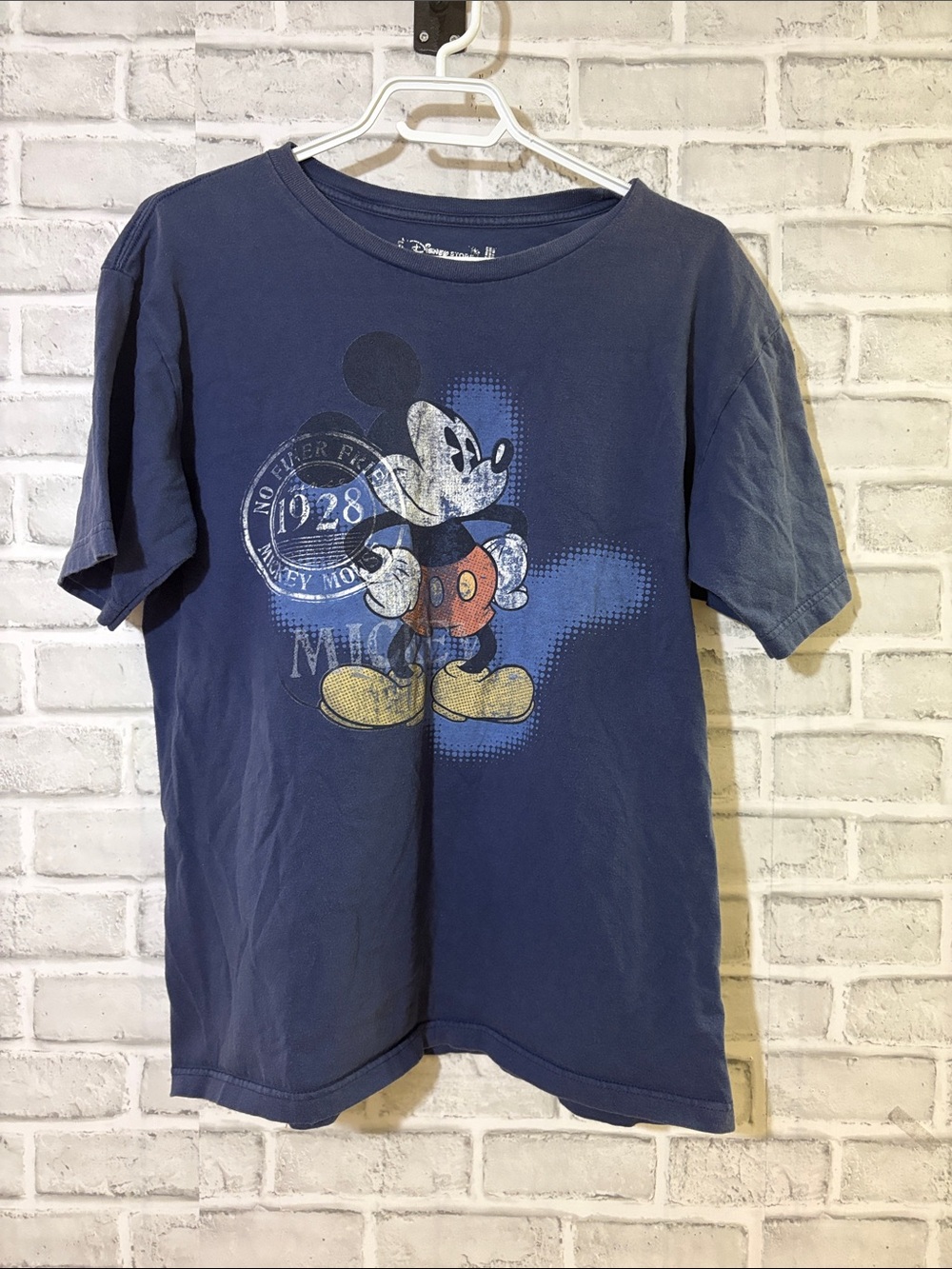 Disney Navy T-Shirt with Mickey Mouse no finer friend medium